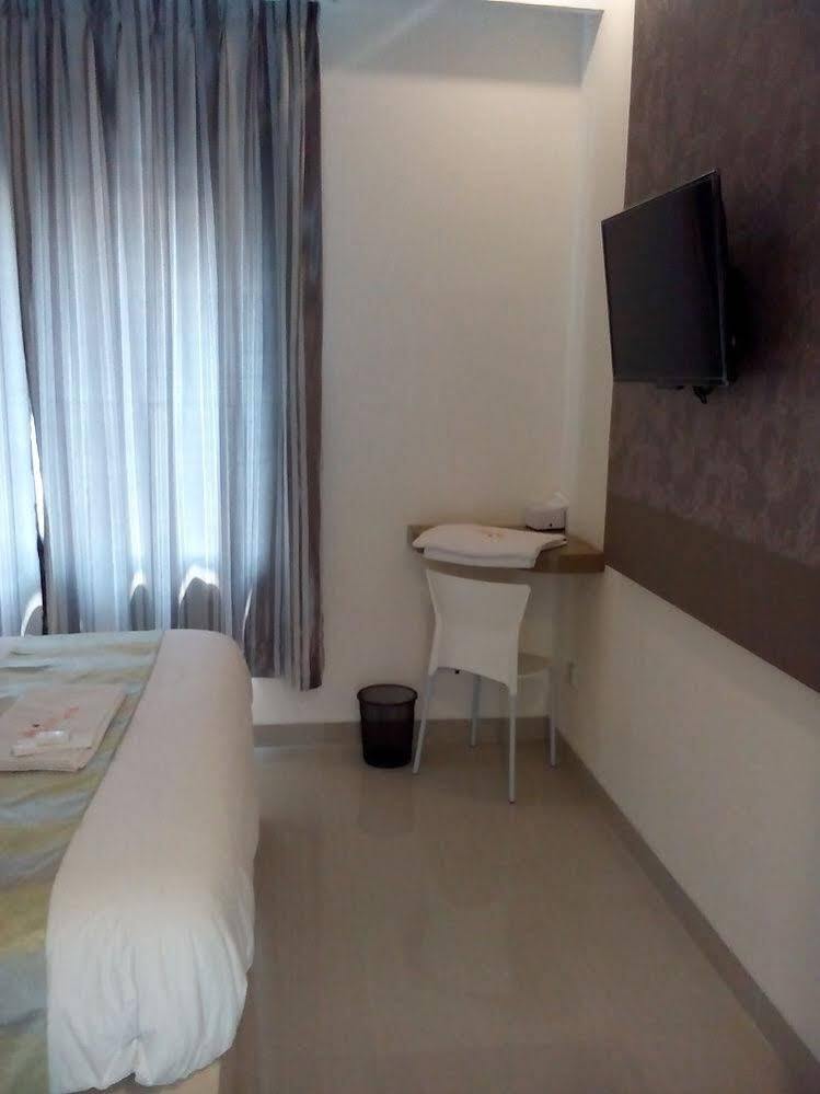 The Arizon At Malioboro Hotel Yogyakarta Extérieur photo